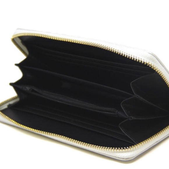 Chihuahua and Friends Fun Glitter Wallet! - Picture 2 of 2